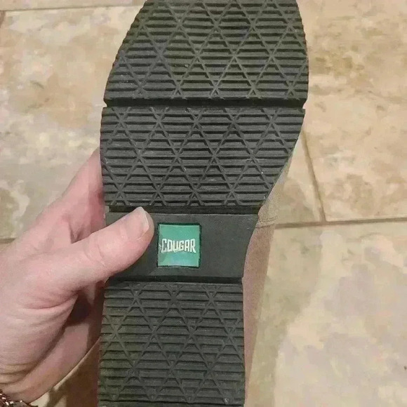 New no tags tan suede slide on Cougar booties sz 8 women,  $18 - Picture 5 of 5